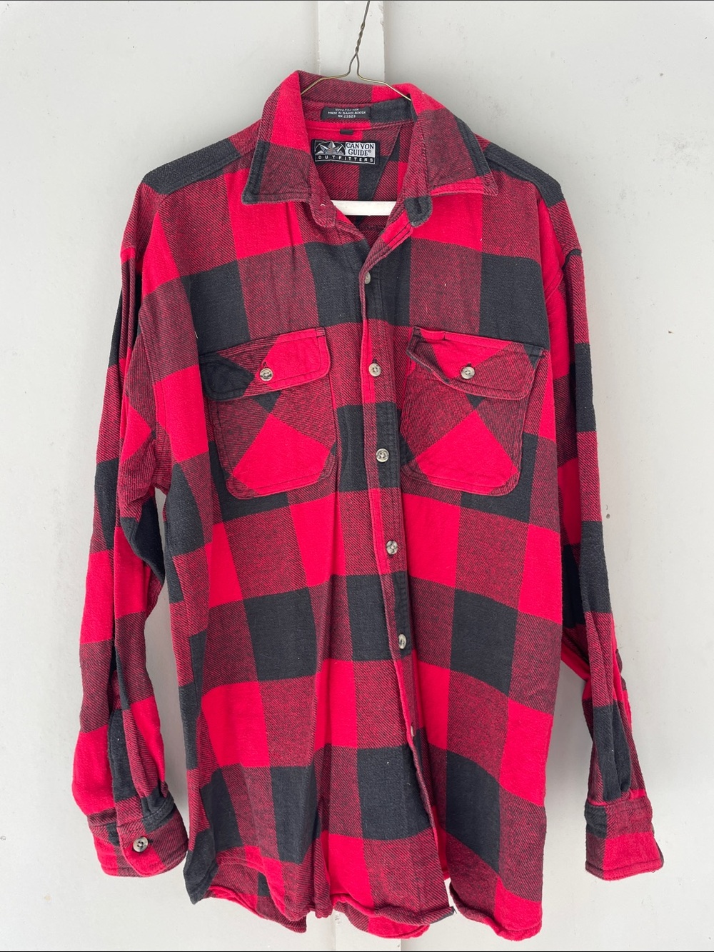 Canyon River Red & Black Plaid Button-Down Shirt. Cotton. Men’s Large.